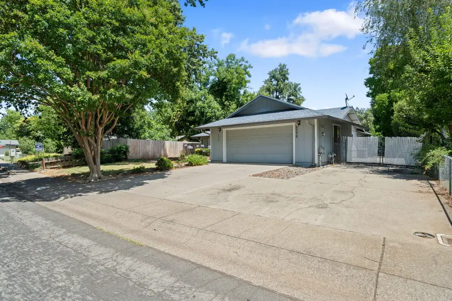 5775 Farm House Lane, Redding, CA 96001 - #2