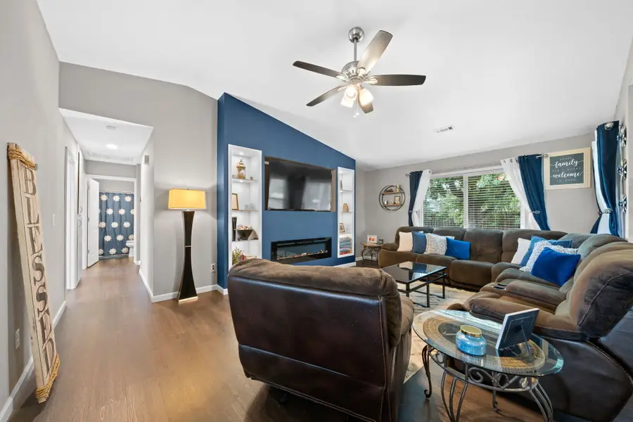 1070 Dara Court, Redding, CA 96003 - #3