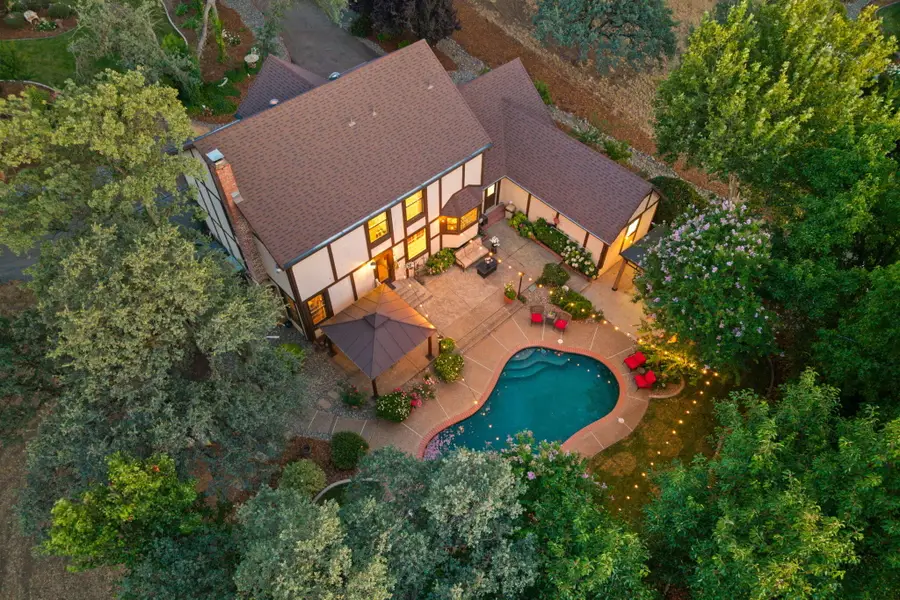 2990 Forest Hills Drive, Redding, CA 96002 - #2