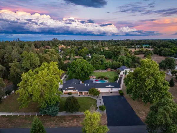 20771 Cattle Drive, Redding, CA 96003