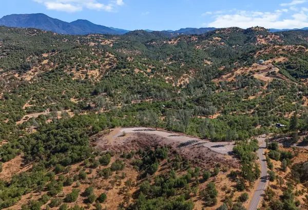 (304-290-002) Jones Valley Trail, Redding, CA 96003