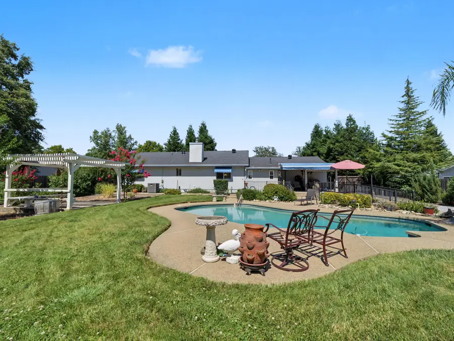 11402 Wales Drive, Redding, CA 96003 - #2