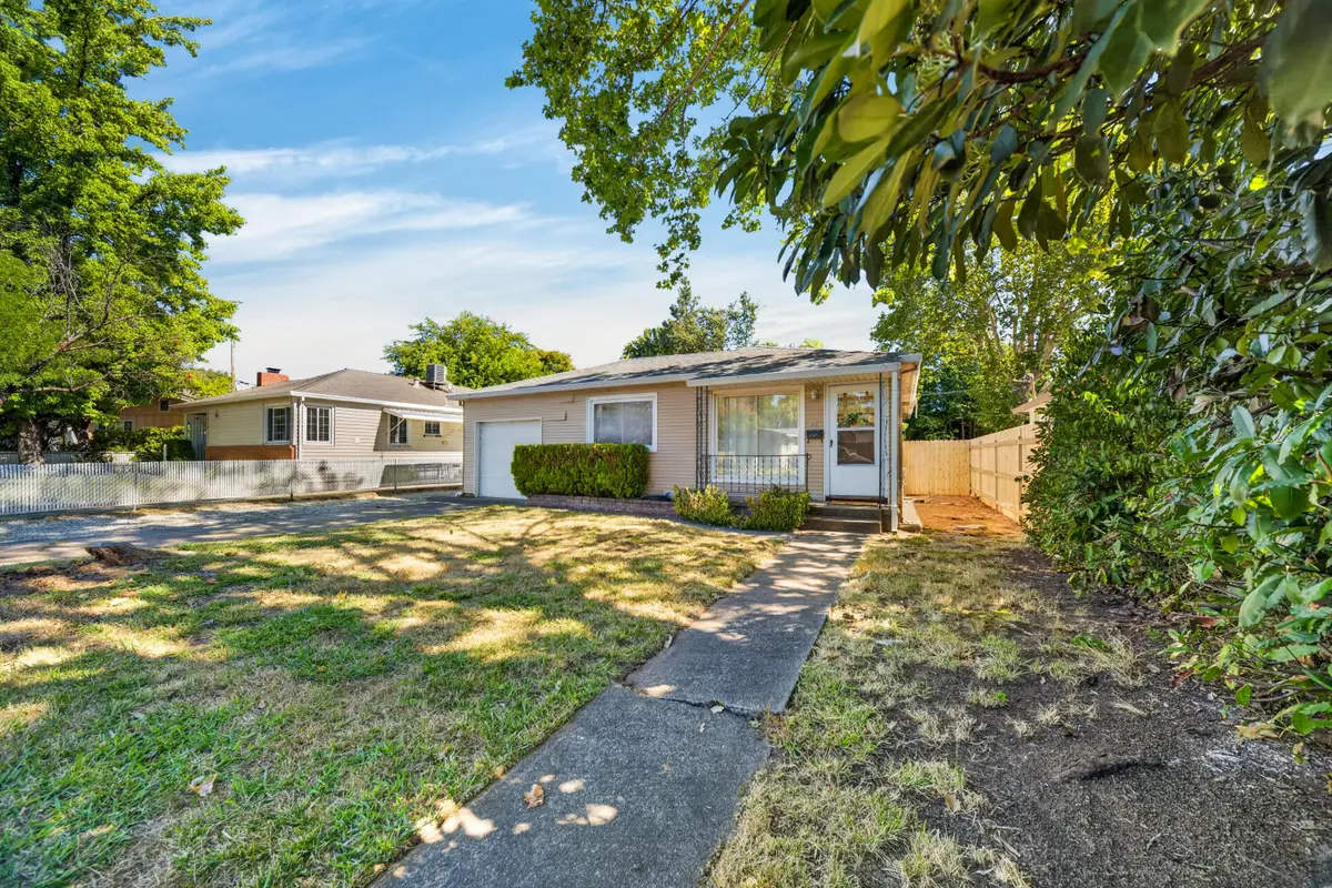 1040 Lincoln Street, Redding, CA 96001 - #1