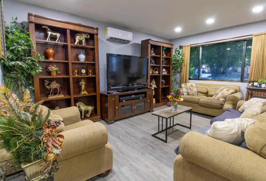 3592 Capricorn Way, Redding, CA 96002 - #3
