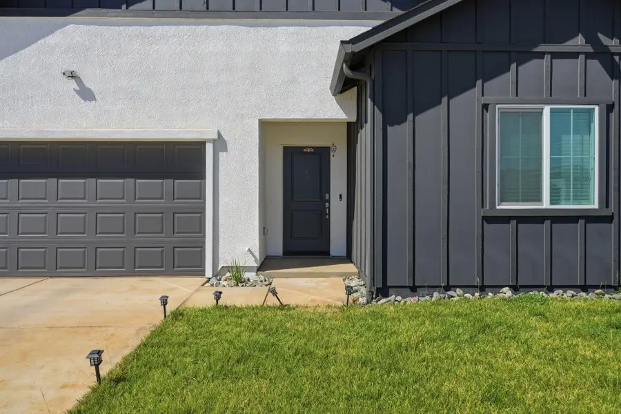 3040 Renault Court, Redding, CA 96002 - #2