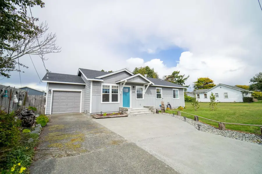 668 Cooper Avenue, Crescent City, CA 95531 - #2