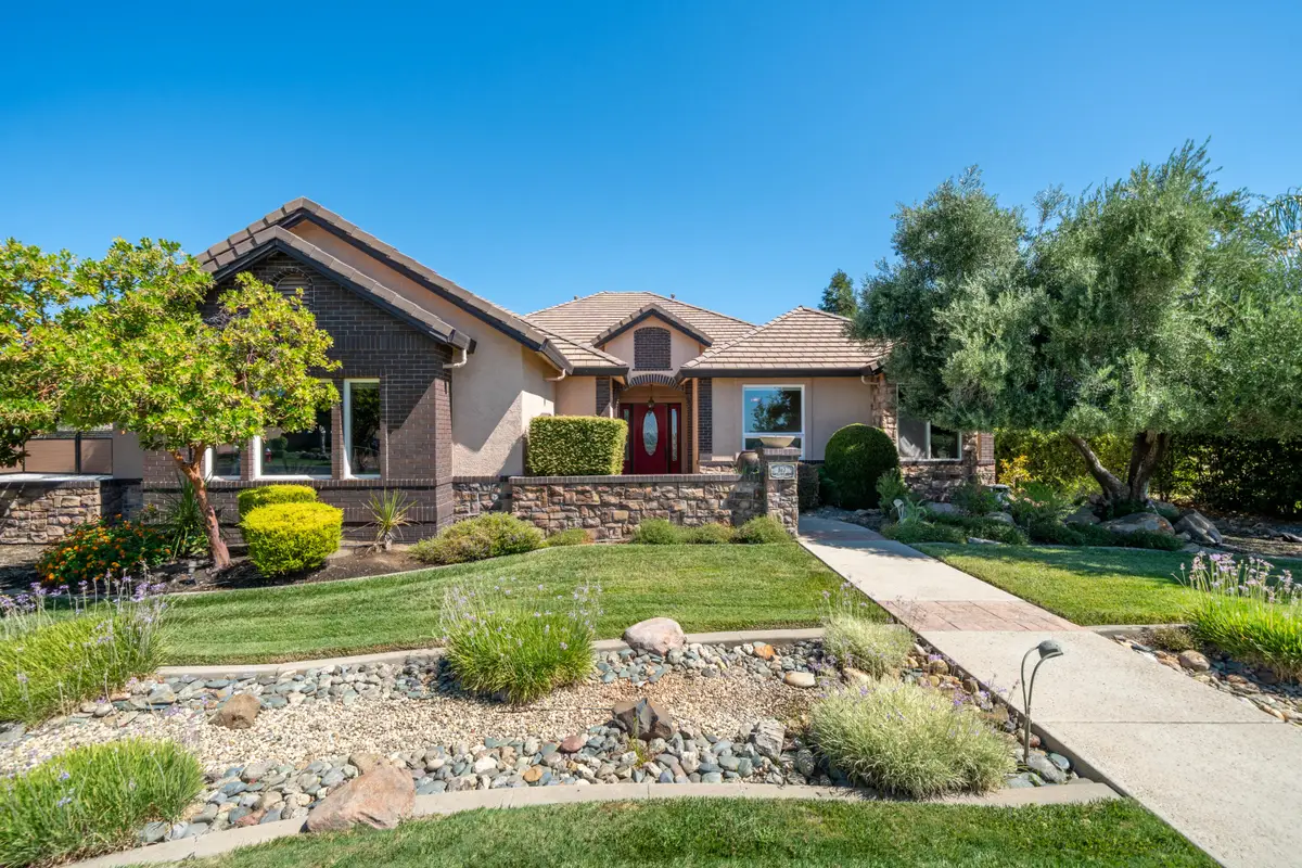 863 Santa Cruz Drive, Redding, CA 96003 - #1