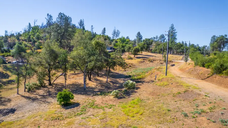 13679 Old Oregon Trail, Redding, CA 96003 - #3