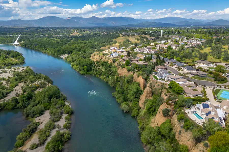 985 River Bend Road, Redding, CA 96003 - #2