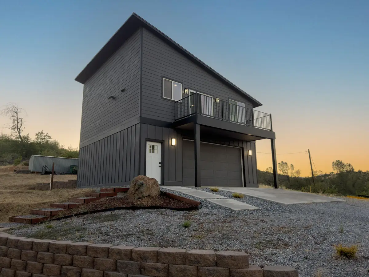 9854 Record Range Road, Redding, CA 96001 - #1