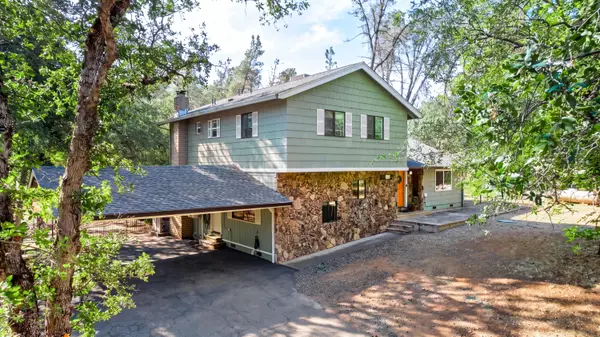 9057 Simmons Road, Redding, CA 96001