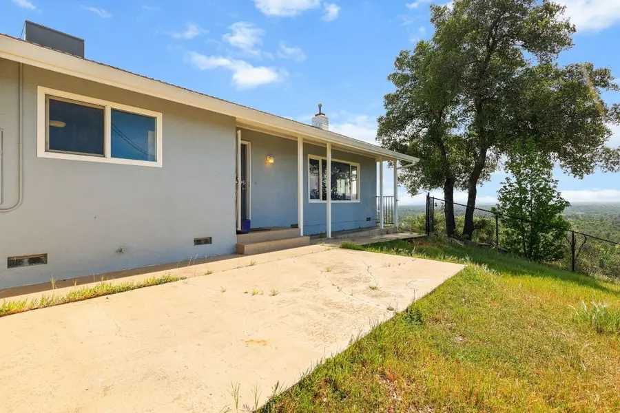 13497 Old Oregon Trail, Redding, CA 96003 - #3