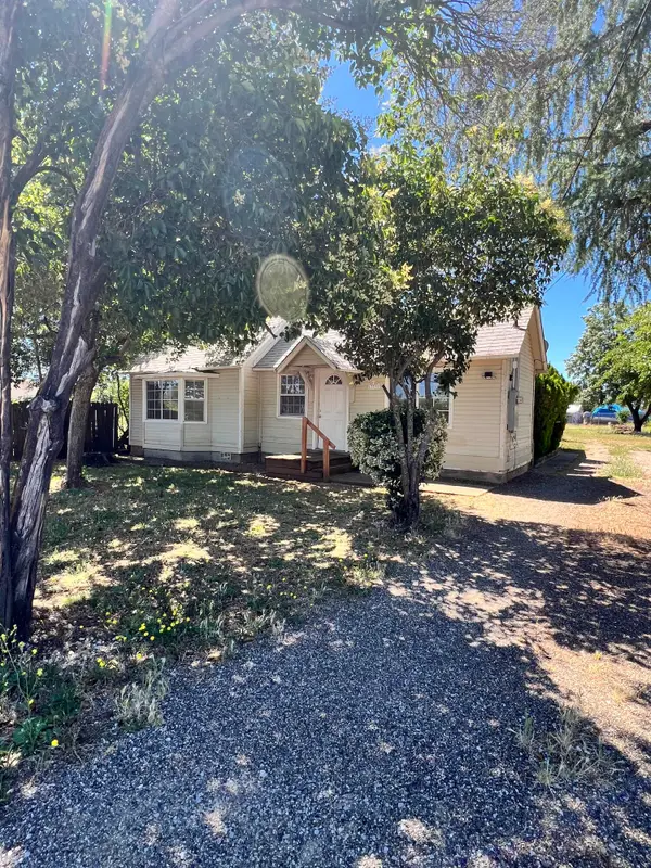 17795 Strawberry Lane, Anderson, CA 96007