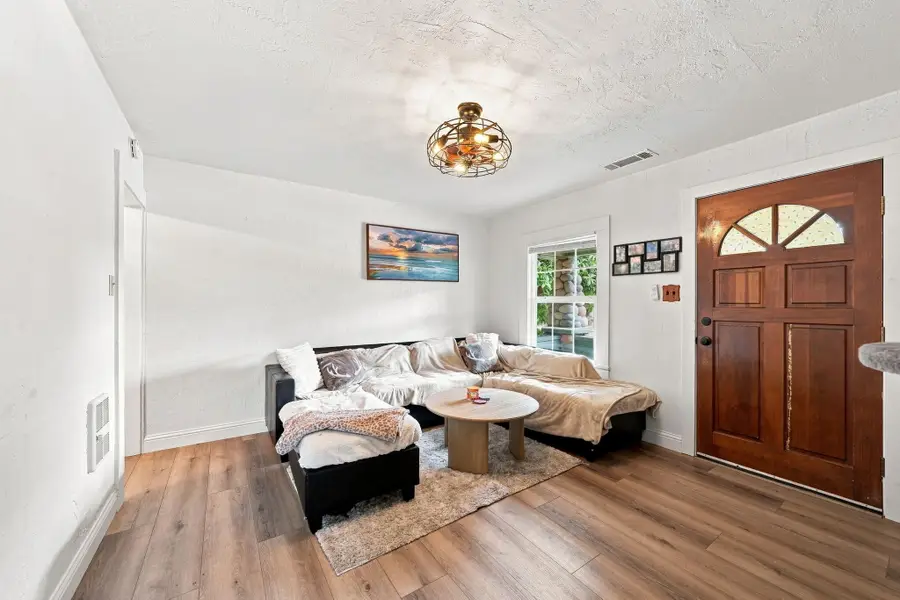 830 West Street #APT A,B,C, Redding, CA 96001 - #3