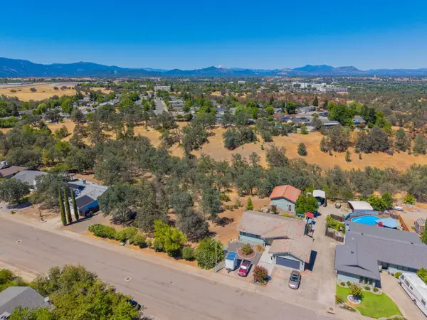 2688 Starlight Boulevard, Redding, CA 96001