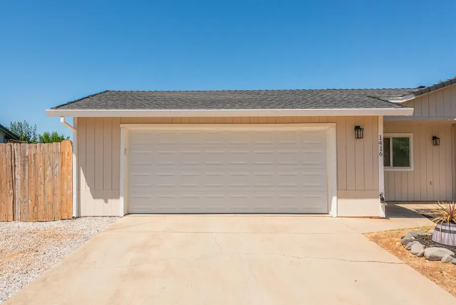 1416 Arizona Street, Redding, CA 96002 - #2