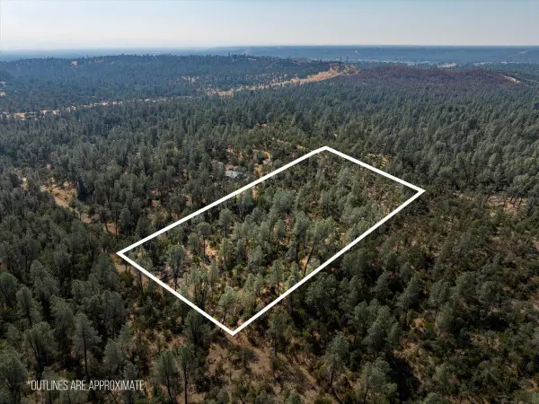 4820 Aloe Vera Drive, Redding, CA 96001