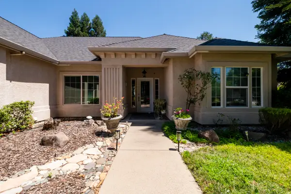 2323 Tradition Way, Redding, CA 96001