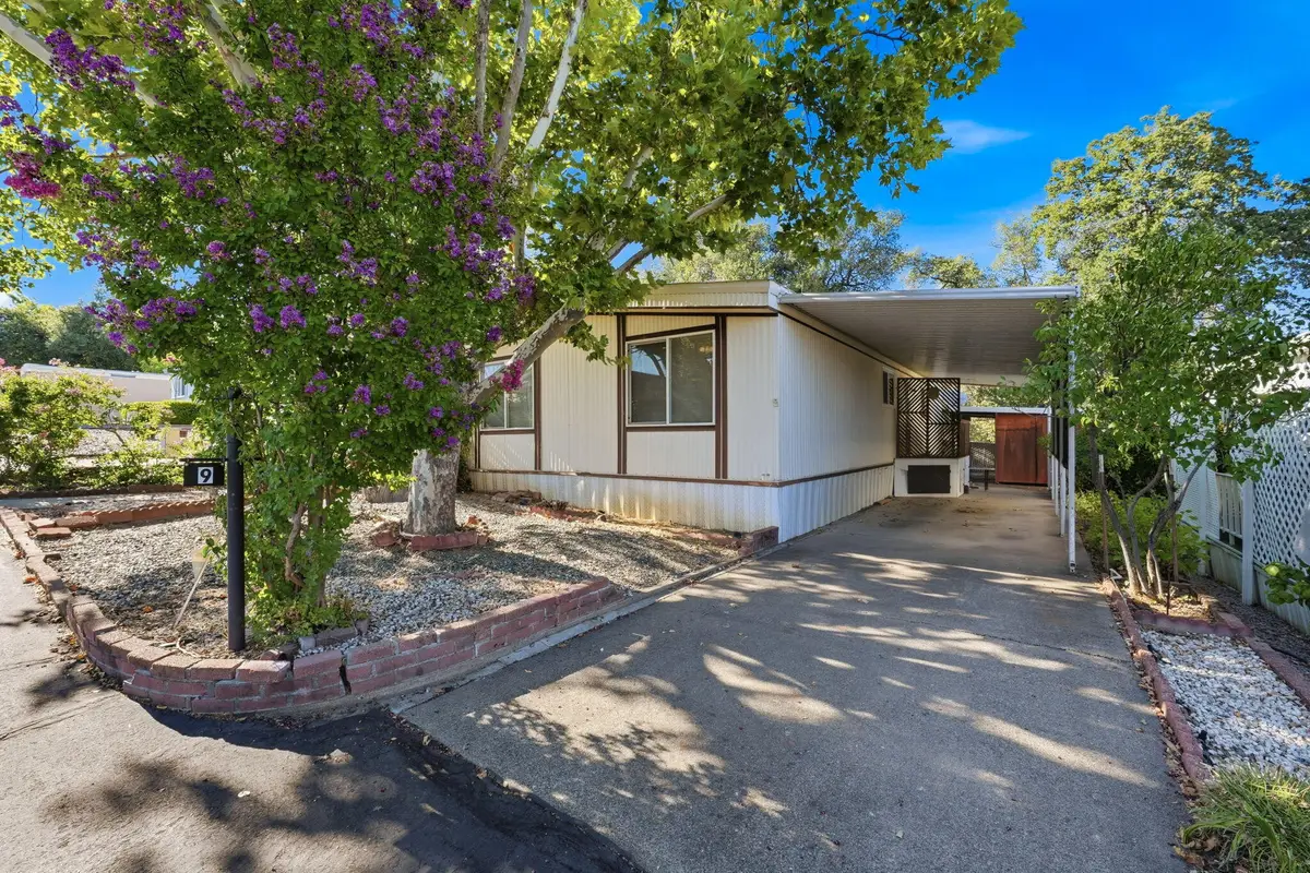 2093 Victor Avenue, Redding, CA 96002 - #1