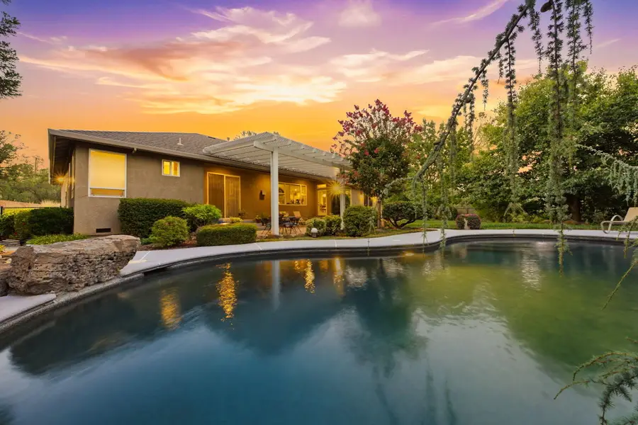 15553 Mountain Shadows Drive, Redding, CA 96001 - #2