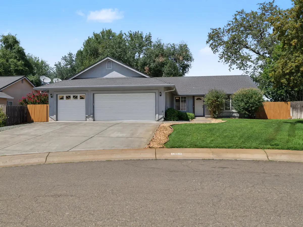 1368 Hermitage Court, Redding, CA 96002 - #1