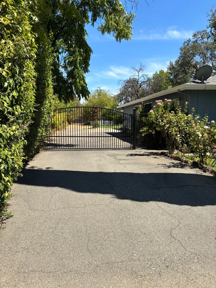 2663 Irwin Road, Redding, CA 96002 - #2