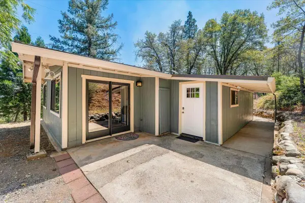 18149 Racy Road, Lakehead, CA 96051