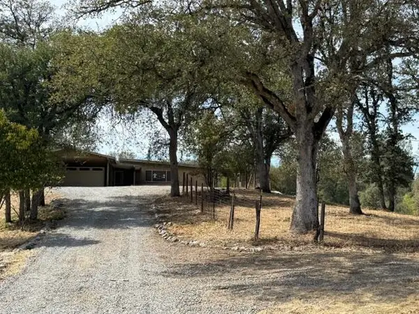20950 Heston Lane, Redding, CA 96003