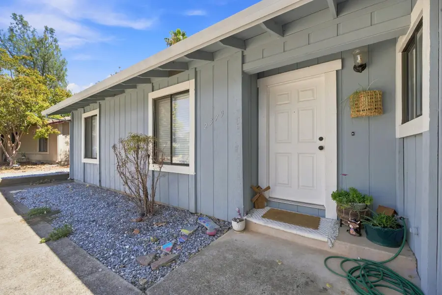 2579 Velia Street, Redding, CA 96002 - #2
