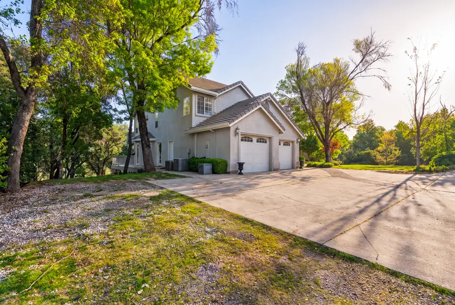 8725 Landmark Circle, Redding, CA 96001 - #2