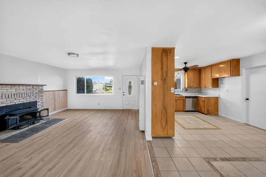 1458 Hemlock Avenue, Anderson, CA 96007 - #3