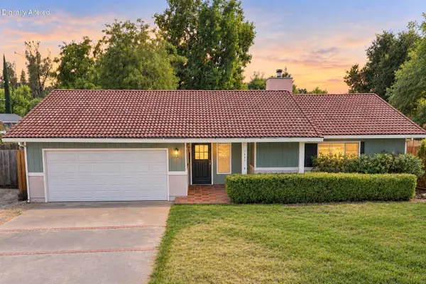 1437 Casa Vereda Way, Redding, CA 96003
