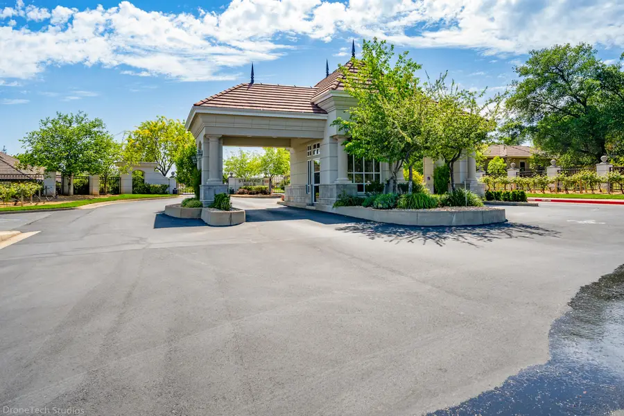 815 Santa Cruz Drive, Redding, CA 96003 - #2