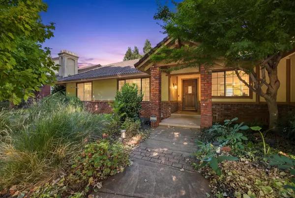 891 Sunriver Lane, Redding, CA 96001