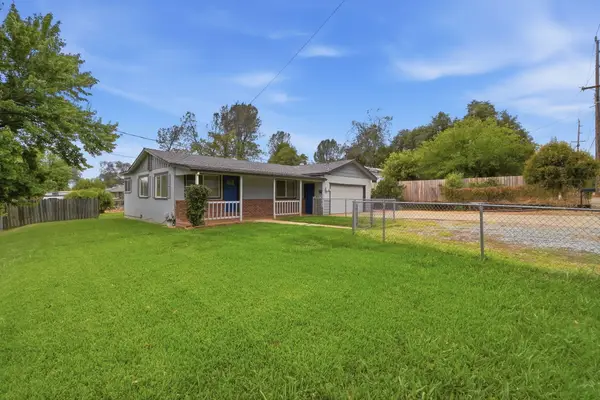 1669 Mistletoe Lane, Redding, CA 96002