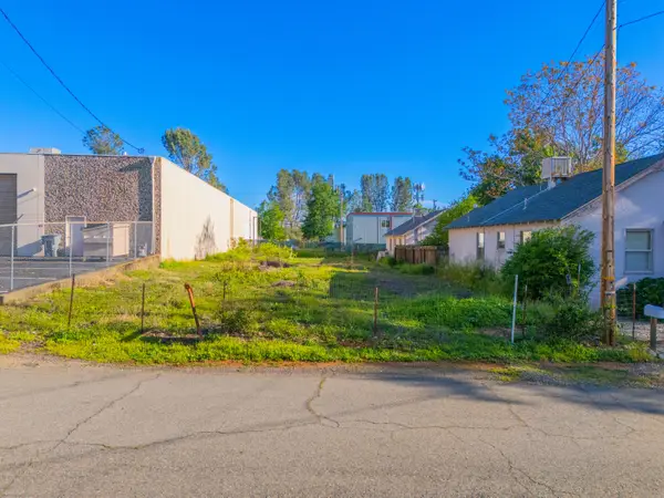 1424 Spruce Street, Redding, CA 96001