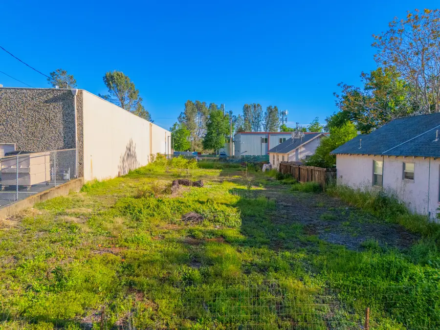 1424 Spruce Street, Redding, CA 96001 - #2