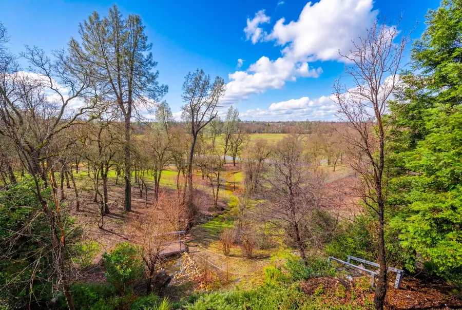 332 Franciscan Trail, Redding, CA 96003 - Image #3