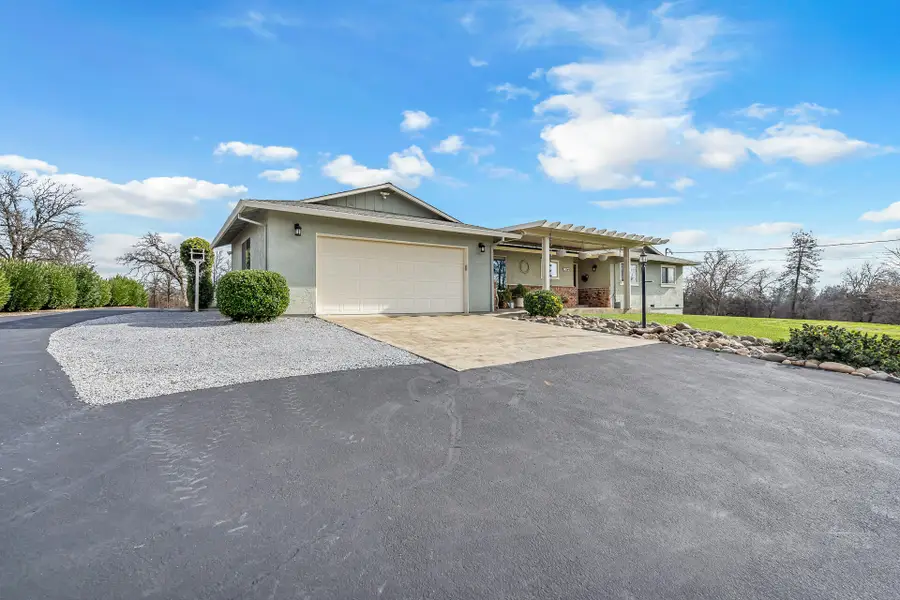 12249 Manzanoaks Drive, Redding, CA 96003 - Image #3