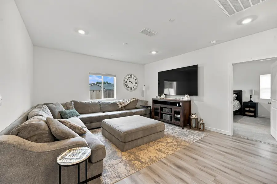5237 Monaco Parkway, Redding, CA 96002 - #3