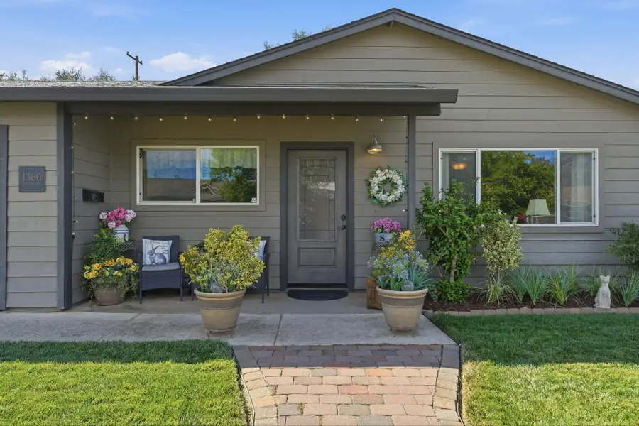 1360 Hemlock Avenue, Anderson, CA 96007 - #3