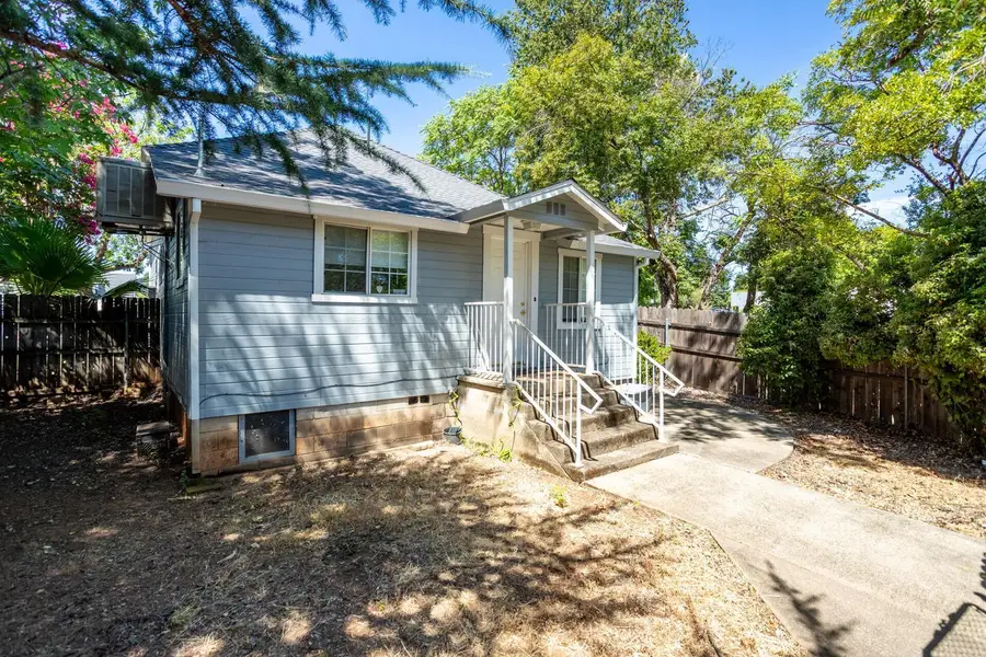 2037 Pine Street, Redding, CA 96001 - #3