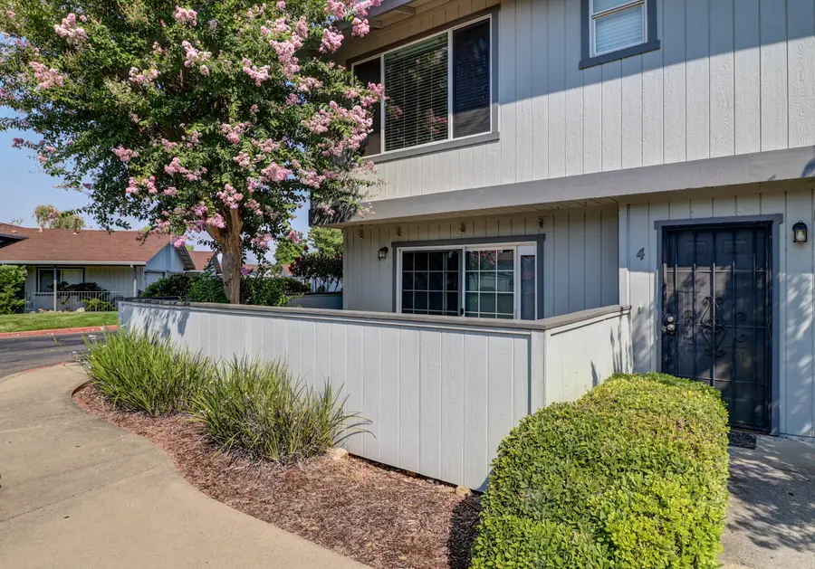 200 Ridgetop Drive #APT 4, Redding, CA 96003 - #2