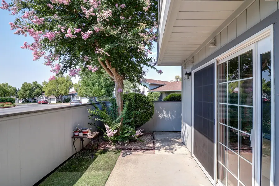 200 Ridgetop Drive #APT 4, Redding, CA 96003 - #3