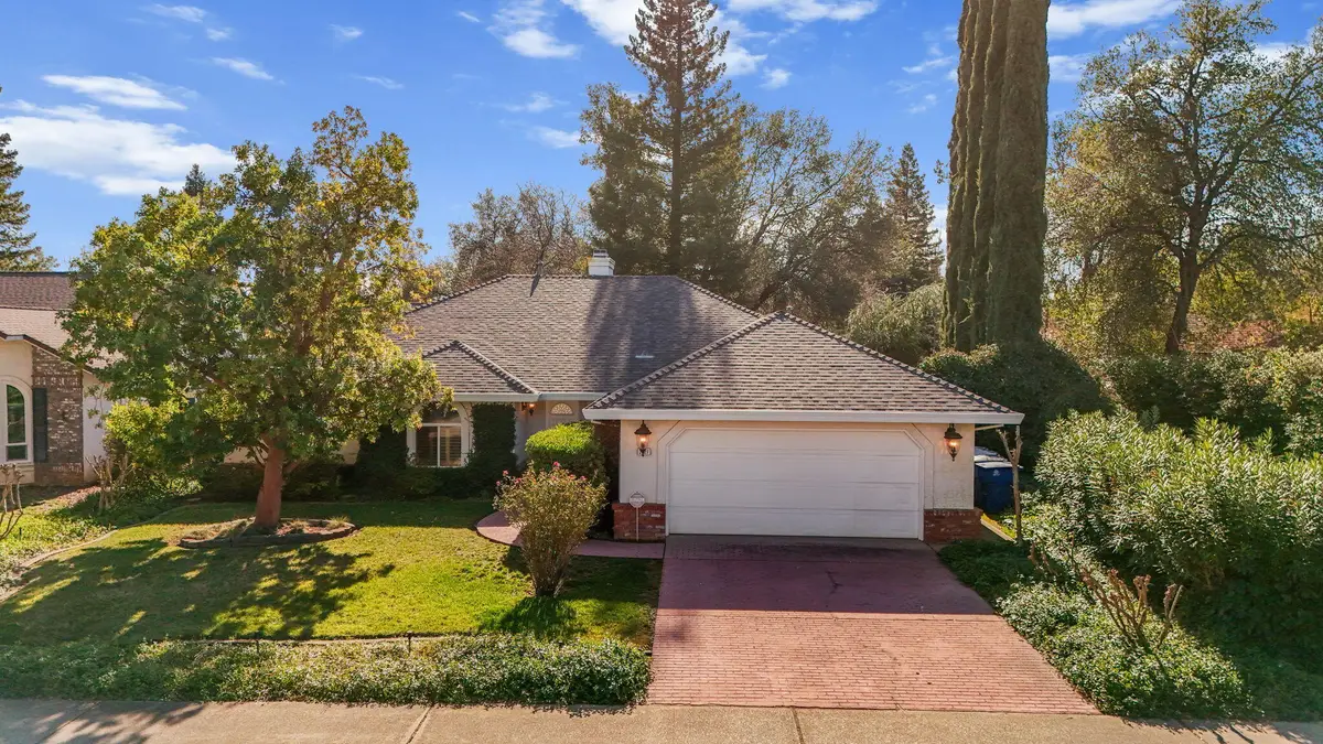 2427 Castlewood Drive, Redding, CA 96002 - #1