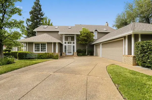 6050 Gleneagles Court, Redding, CA 96003