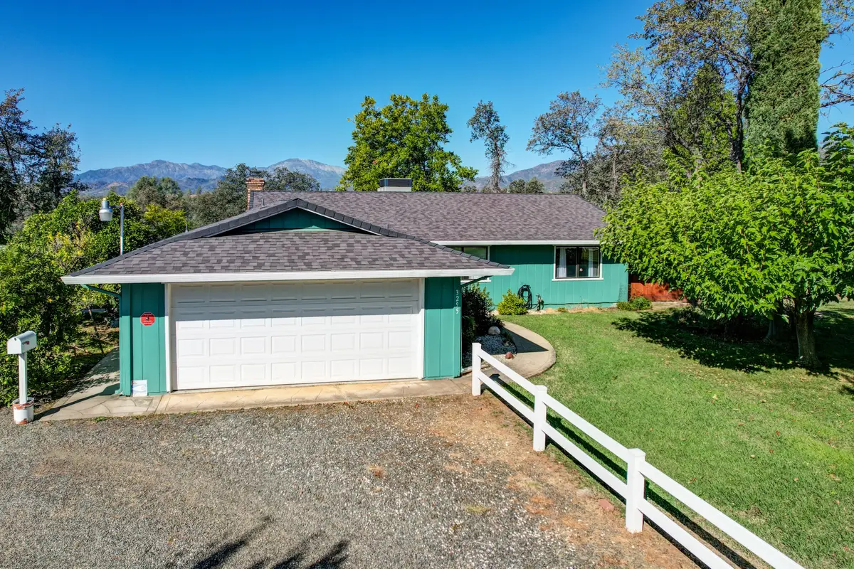 3295 Santa Rosa Way, Redding, CA 96003 - #1