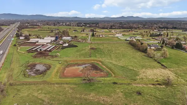 7100 Milky Way, Redding, CA 96002