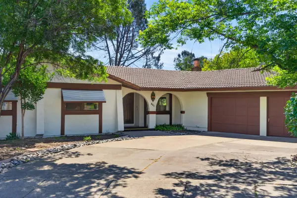 861 Dawson Court, Redding, CA 96003
