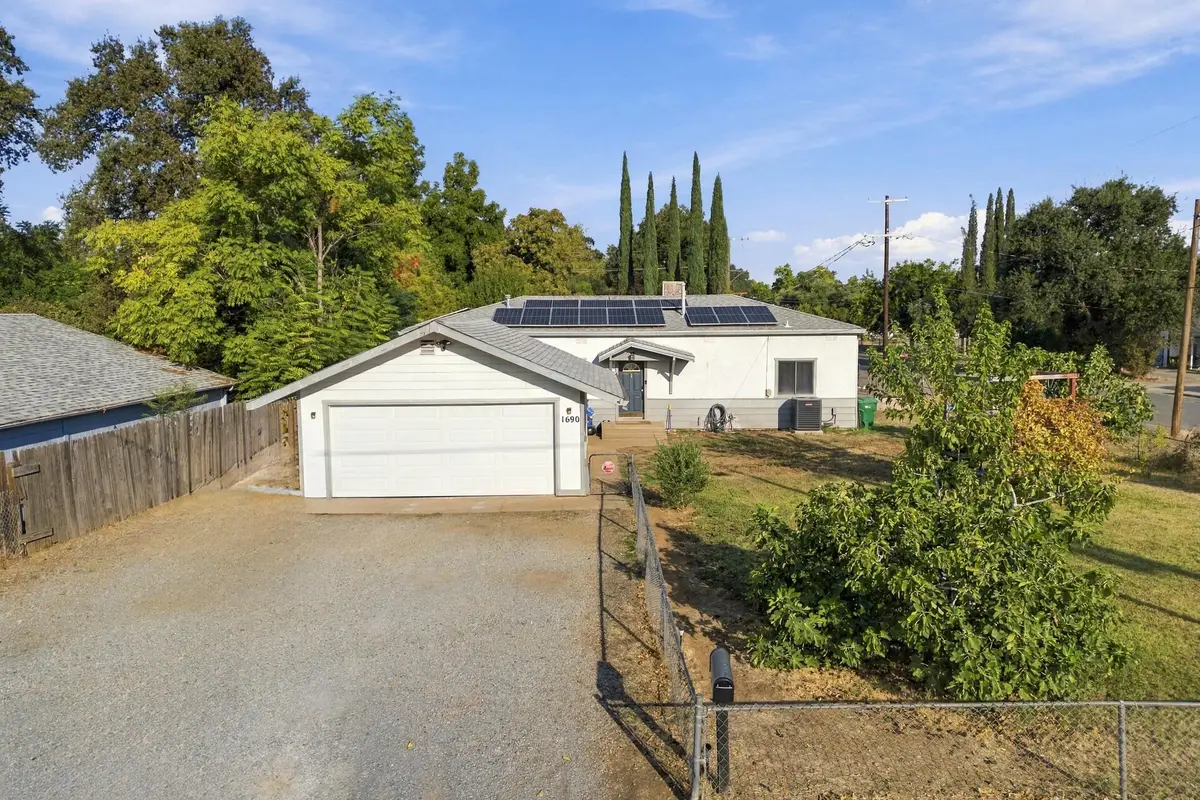 1690 Veterans Lane, Anderson, CA 96007 - #1